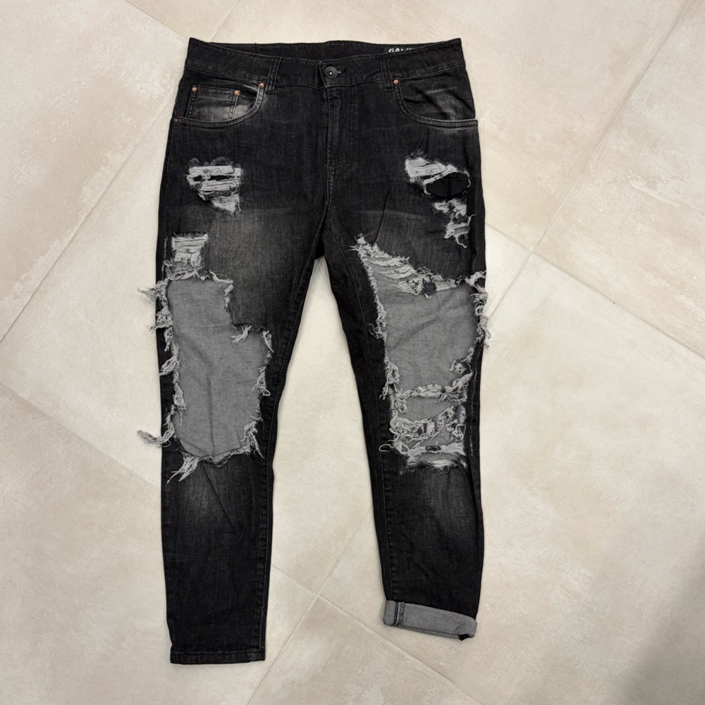 DISTRESSED BF JEANS SUPERSTRETCH